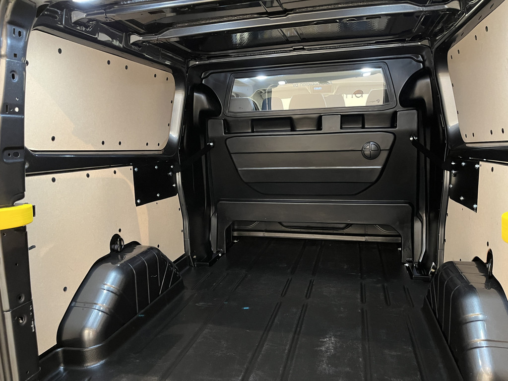 Ford Transit Custom 2.0 TDCI L2H1 Limited 130 PK DC 6 pers. / NAP / Euro 6 / Airco / Cruise Control / CarPlay / PDC / Navigatie / 16.200 KM !! 20