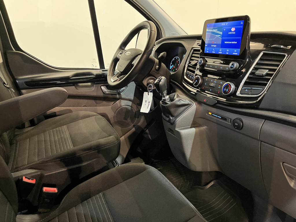 Ford Transit Custom 2.0 TDCI L2H1 Limited 130 PK DC 6 pers. / NAP / Euro 6 / Airco / Cruise Control / CarPlay / PDC / Navigatie / 16.200 KM !! 3