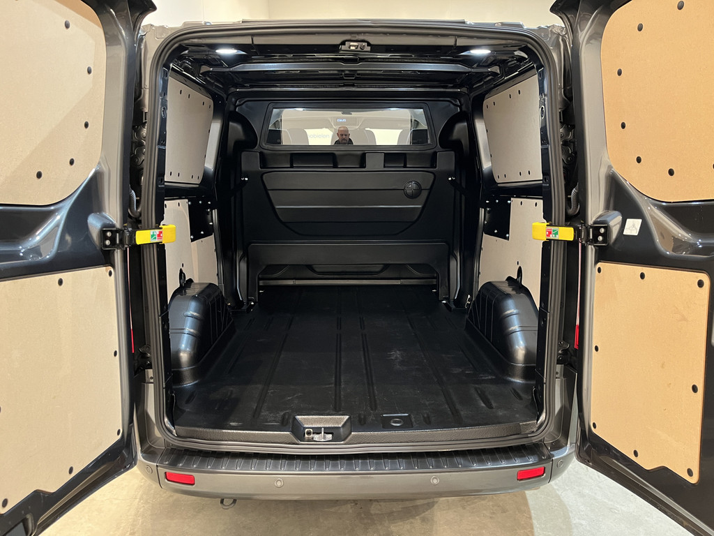 Ford Transit Custom 2.0 TDCI L2H1 Limited 130 PK DC 6 pers. / NAP / Euro 6 / Airco / Cruise Control / CarPlay / PDC / Navigatie / 16.200 KM !! 6