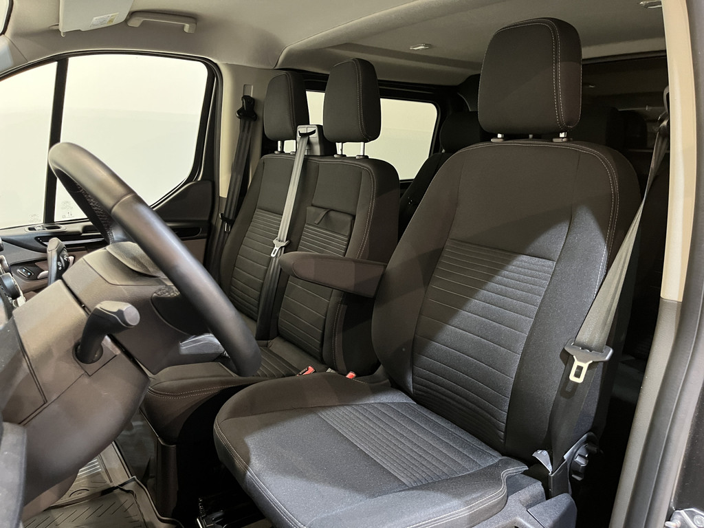 Ford Transit Custom 2.0 TDCI L2H1 Limited 130 PK DC 6 pers. / NAP / Euro 6 / Airco / Cruise Control / CarPlay / PDC / Navigatie / 16.200 KM !! 9