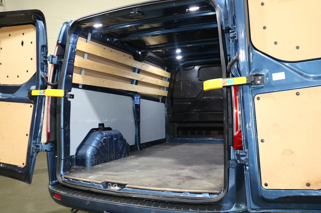 Ford Transit Custom 2.0 TDCI L2 H1 Sport Automaat 15