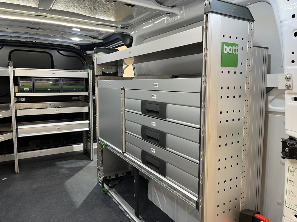 Ford Transit Custom 2.0 TDCI L2H1 Trend / Servicebus / Bott Inrichting / Euro 6 / Airco / CarPlay / Camera / Cruise Control / Navigatie / 3-Zits 13