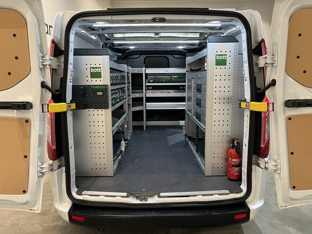 Ford Transit Custom 2.0 TDCI L2H1 Trend / Servicebus / Bott Inrichting / Euro 6 / Airco / CarPlay / Camera / Cruise Control / Navigatie / 3-Zits 20