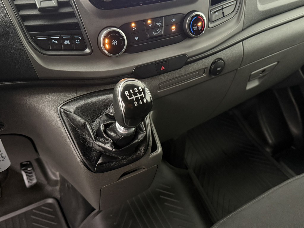 Ford Transit Custom 2.0TDCI Navigatie | Camera | Multimedia | 3-Persoons | Airco | Cruise | 2500Kg Trekhaak 15