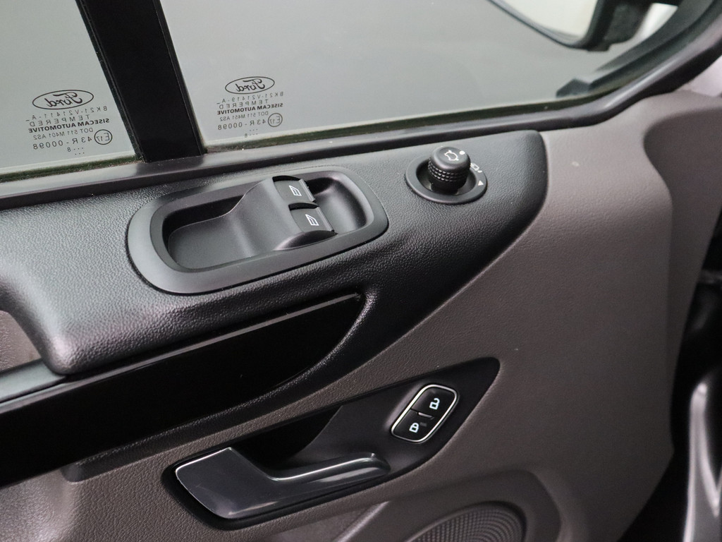 Ford Transit Custom 2.0TDCi 130PK Automaat Lang Limited | Navigatie | Camera | 3-Persoons | Trekhaak | Airco | Cruise | Betimmering 8