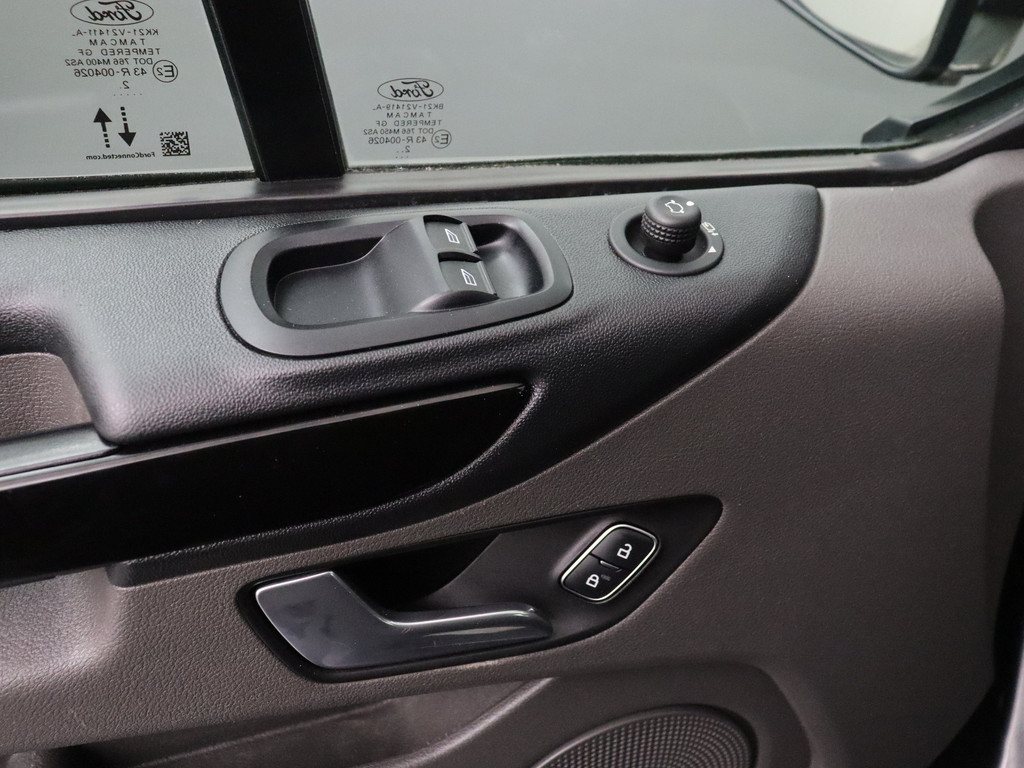 Ford Transit Custom 2.0TDCi 130PK Automaat Limited | Imperiaal | Trekhaak | Navigatie | Camera | Airco | Cruise | 3-Persoons 8