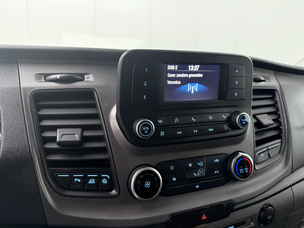 Ford Transit Custom 2.0TDCi 130PK Lang | 2800Kg Trekgewicht | Airco | Cruise | 3-Zits | Betimmering 17