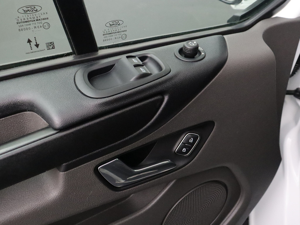 Ford Transit Custom 2.0TDCi 130PK Lang Edition | Leder | Navigatie | Camera | 3-Persoons | Betimmering 8