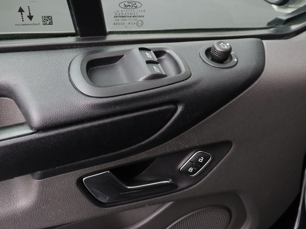 Ford Transit Custom 2.0TDCi 130PK Lang | Navigatie | Airco | Cruise | 3-Persoons 8