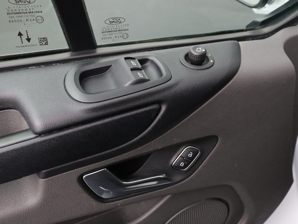 Ford Transit Custom 2.0TDCi Business | Navigatie | Airco | Cruise | 3-Persoons | Betimmering 8