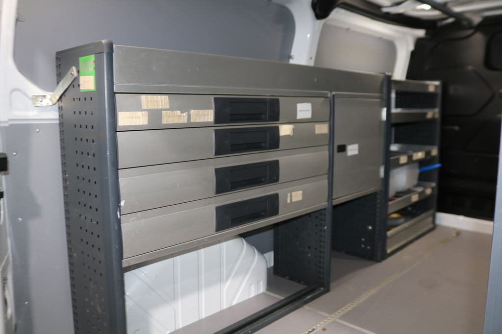 Ford Transit Custom 2.0 TDci 130pk L2 H1 Trend Automaat Inrichting 17