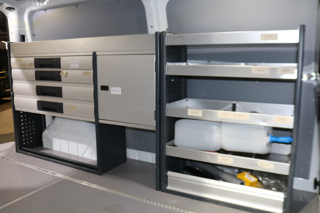 Ford Transit Custom 2.0 TDci 130pk L2 H1 Trend Automaat Inrichting 18