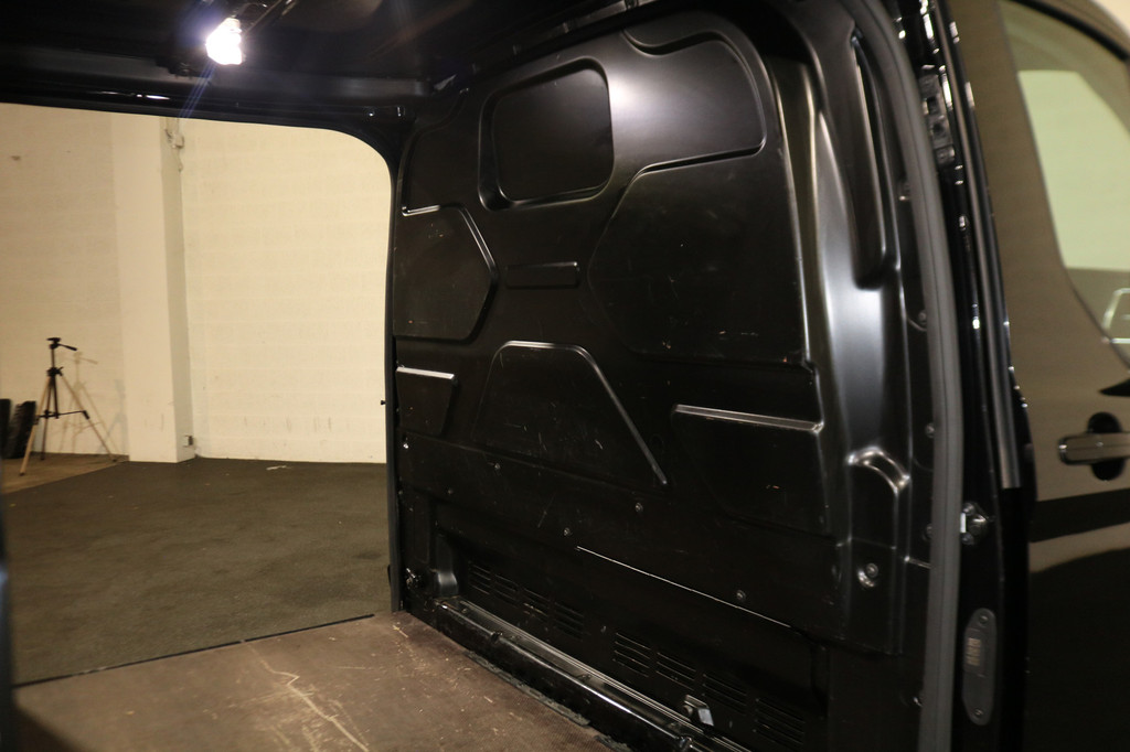 Ford Transit Custom 2.0 TDci 170pk L2 H1 Limited 2x Schuifdeur 2.8T Trekhaak 16