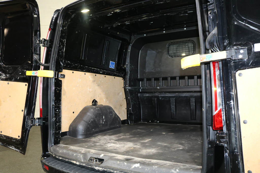 Ford Transit Custom 2.0 TDci L2 H1 DC Limited 15