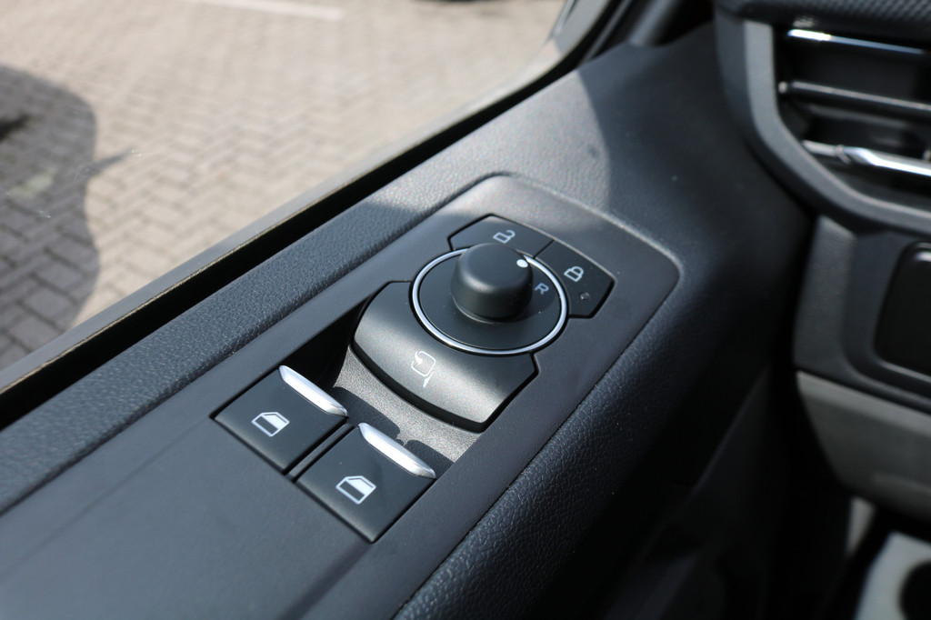 Ford Transit Custom 2.0 TDci L2 H1 Limited Airco Navigatie Apple Carplay Glaslook 18