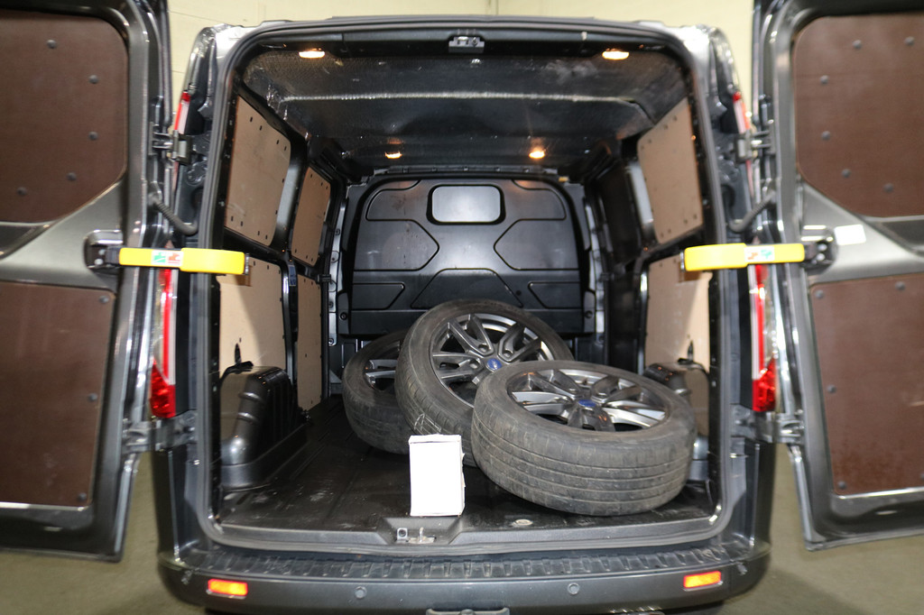 Ford Transit Custom 2.0 TDci L2 H1 Sport 14