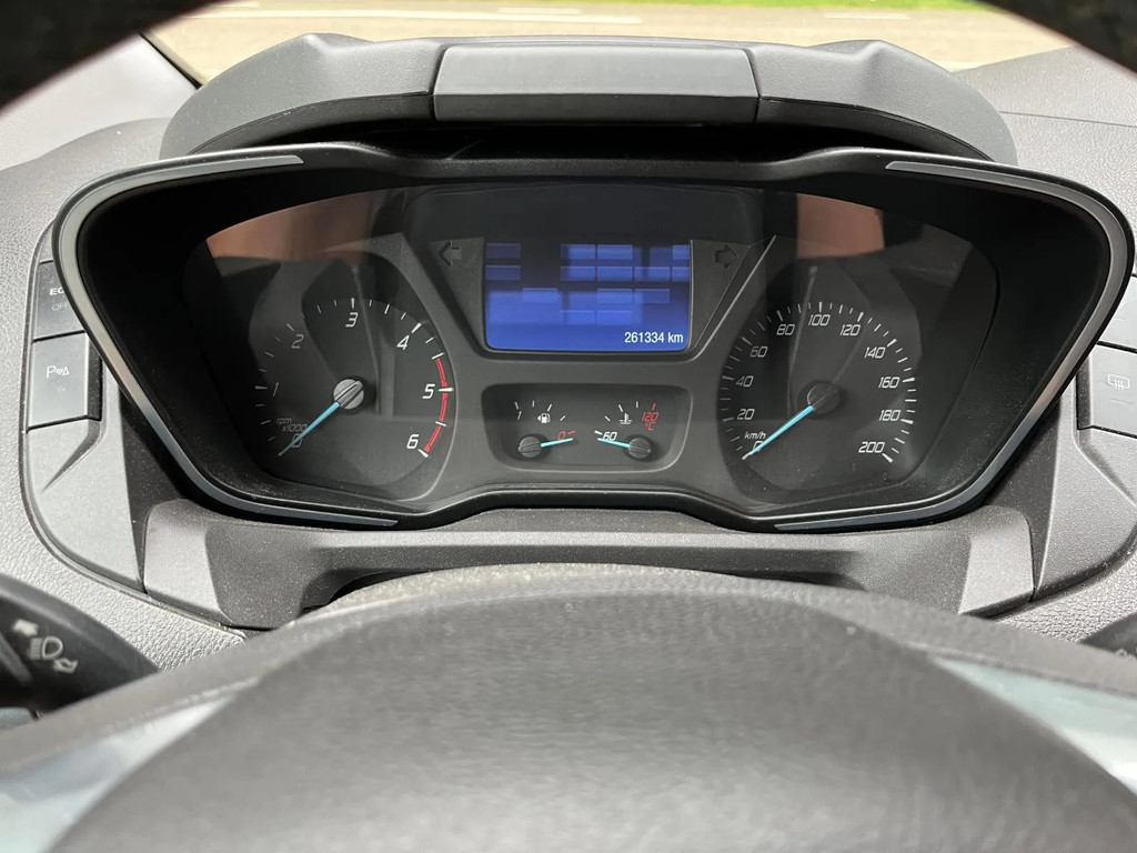 Ford Transit Custom 2.2 CDTI 155 11