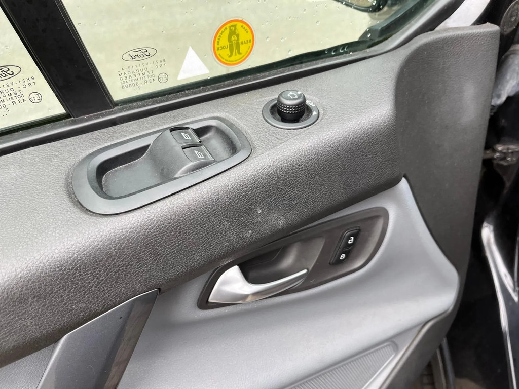 Ford Transit Custom 2.2 CDTI 155 9