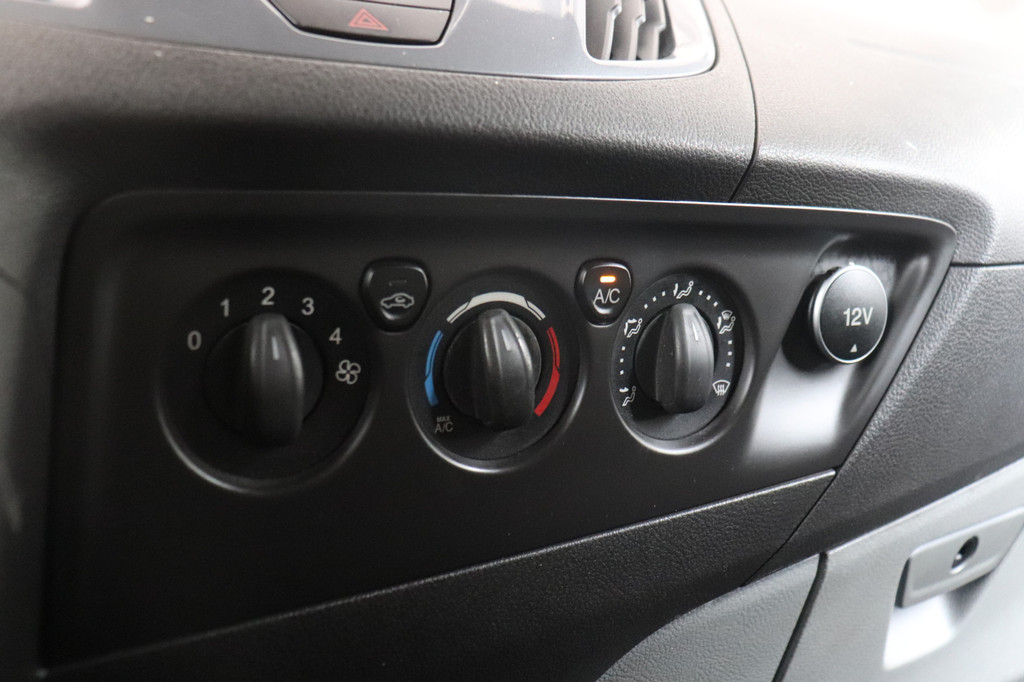 Ford Transit Custom 2.2 TDCI 155PK L2 - Airco - Cruise - Navi - â¬3.950,- Excl. 21