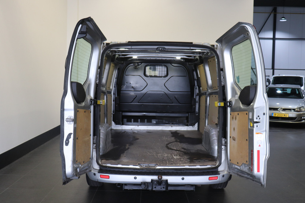 Ford Transit Custom 2.2 TDCI 155PK L2 - Airco - Cruise - Navi - â¬3.950,- Excl. 9