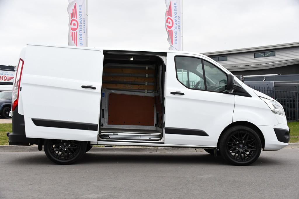 Ford Transit Custom 2.2 TDCI L1H1 Black & White Edition Cruise, Airco, Trekhaak, 100pk, 2 x Stoel, Voorruit verwarming, Uniek! 11