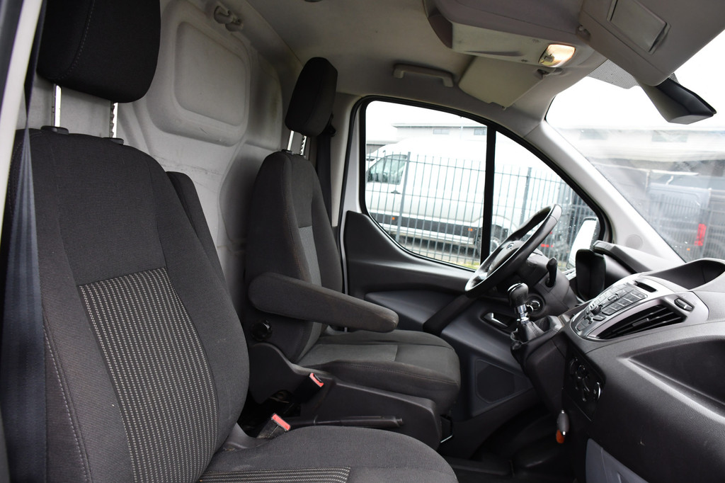 Ford Transit Custom 2.2 TDCI L1H1 Black & White Edition Cruise, Airco, Trekhaak, 100pk, 2 x Stoel, Voorruit verwarming, Uniek! 14