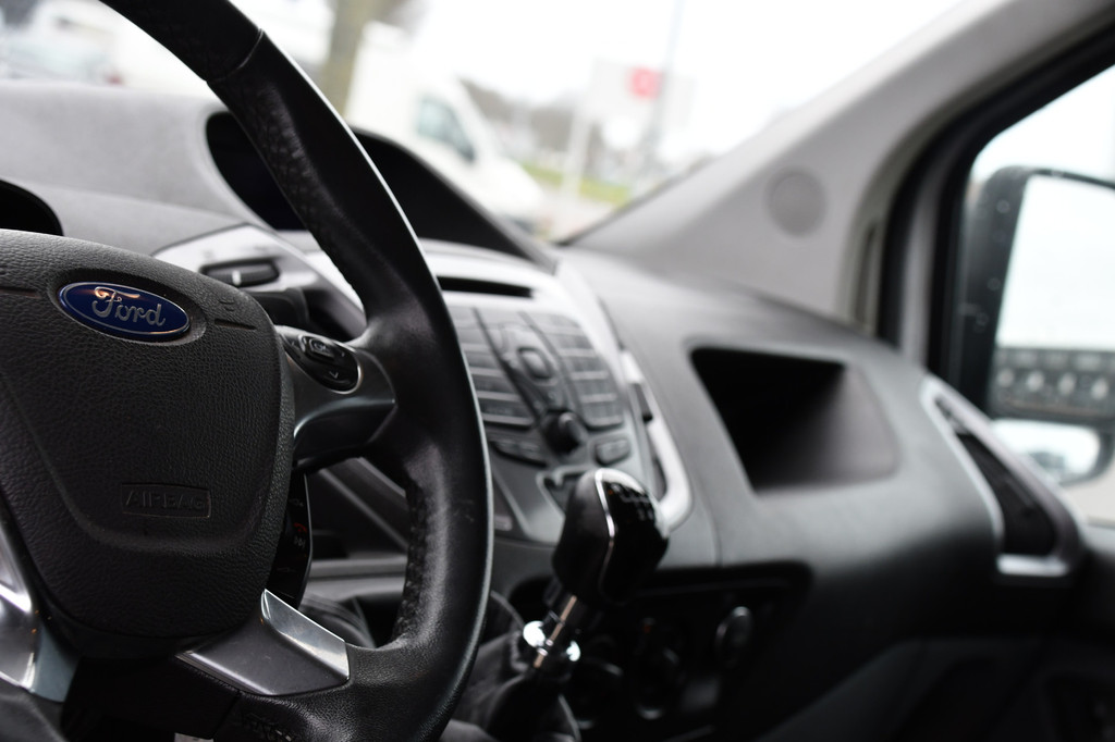 Ford Transit Custom 2.2 TDCI L1H1 Black & White Edition Cruise, Airco, Trekhaak, 100pk, 2 x Stoel, Voorruit verwarming, Uniek! 15