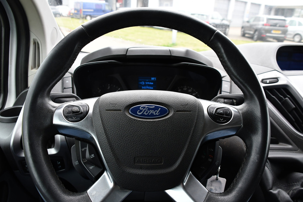 Ford Transit Custom 2.2 TDCI L1H1 Black & White Edition Cruise, Airco, Trekhaak, 100pk, 2 x Stoel, Voorruit verwarming, Uniek! 19