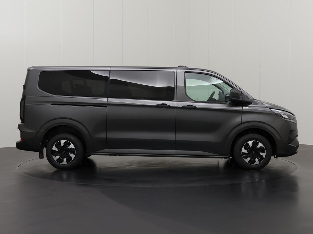 Ford Transit Custom 2.5 PHEV Automaat Lang Limited Kombi | 9-Persoons | 2xSchuifdeur | EUR 49.750,-- incl BPM en excl BTW | Navigatie | Camera | Airco | Privacy Glass | Trekhaak 13