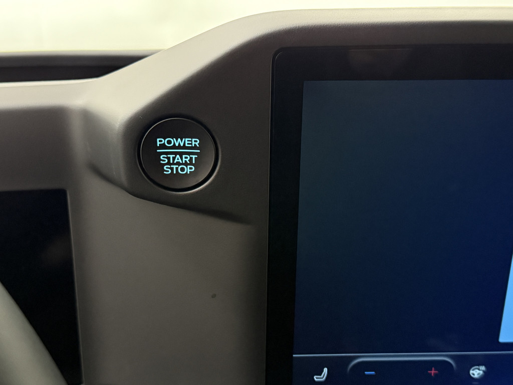 Ford Transit Custom 2.5 PHEV Automaat Lang Limited Kombi | 9-Persoons | 2xSchuifdeur | EUR 49.750,-- incl BPM en excl BTW | Navigatie | Camera | Airco | Privacy Glass | Trekhaak 16