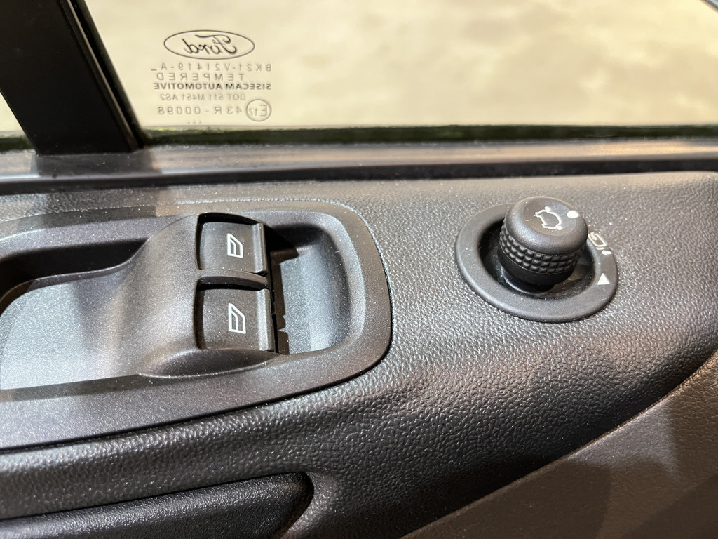 Ford Transit Custom 280 2.0 TDCI L1H1 Trend 130 PK Automaat / Euro 6 / Schuifdeur L + R / Airco / CarPlay / Cruise Control Adap. / Trekhaak / Navigatie / 3-Zits 12