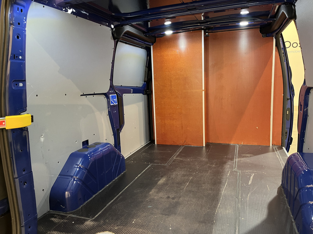 Ford Transit Custom 280 2.0 TDCI L1H1 Trend 130 PK Automaat / Euro 6 / Schuifdeur L + R / Airco / CarPlay / Cruise Control Adap. / Trekhaak / Navigatie / 3-Zits 13