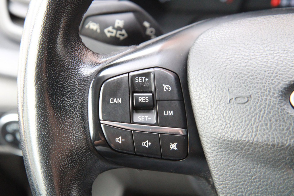 Ford Transit Custom 300 2.0 TDCI L1H1 Trend / 130PK Automaat / Trekhaak / Camera / 3 zits 17