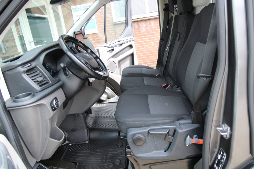 Ford Transit Custom 300 2.0 TDCI L1H1 Trend / 130PK Automaat / Trekhaak / Camera / 3 zits 3
