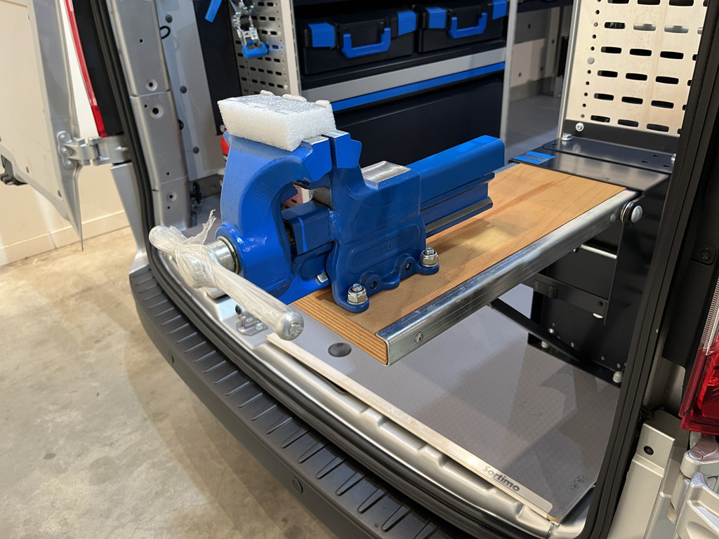 Ford Transit Custom 300 2.0 TDCI L1H1 Trend 130 PK / Euro 6 / Servicebus / Sortimo Inrichting / Airco / Cruise Control / Camera / CarPlay / Navigatie / 3-Zits 20