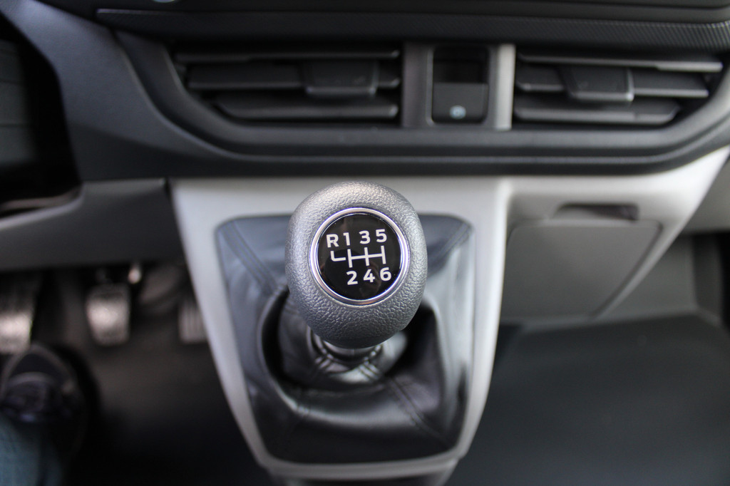 Ford Transit Custom 300 2.0 TDCI L1H1 Trend 136pk - Carplay - Android - Camera - LED - Stoelverwarming - 70l tank - Rijklaar 17