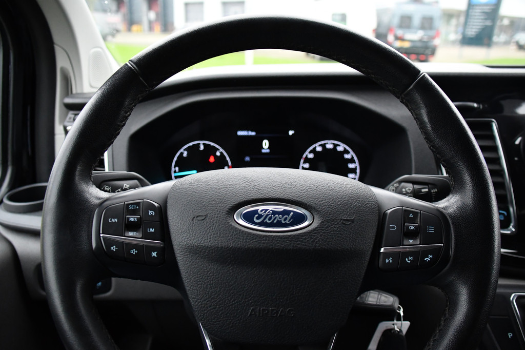 Ford Transit Custom 300 2.0 TDCI L2H1 Black Edition DC Limited Camera, Cruise, Carplay, Automaat, LED, Multimedia, Sensoren, 170PK, UNIEK! 16