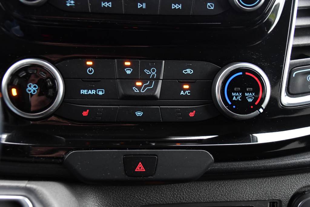 Ford Transit Custom 300 2.0 TDCI L2H1 Black Edition DC Limited Camera, Cruise, Carplay, Automaat, LED, Multimedia, Sensoren, 170PK, UNIEK! 21