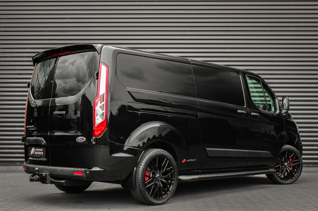 Ford Transit Custom 300 2.0 TDCI L2H1 JB-EDITION / 130PK AUTOMAAT / FULL BLACK / RAPTOR GRILL / SIDE-BARS / TREKHAAK /APPLECARPLAY 3