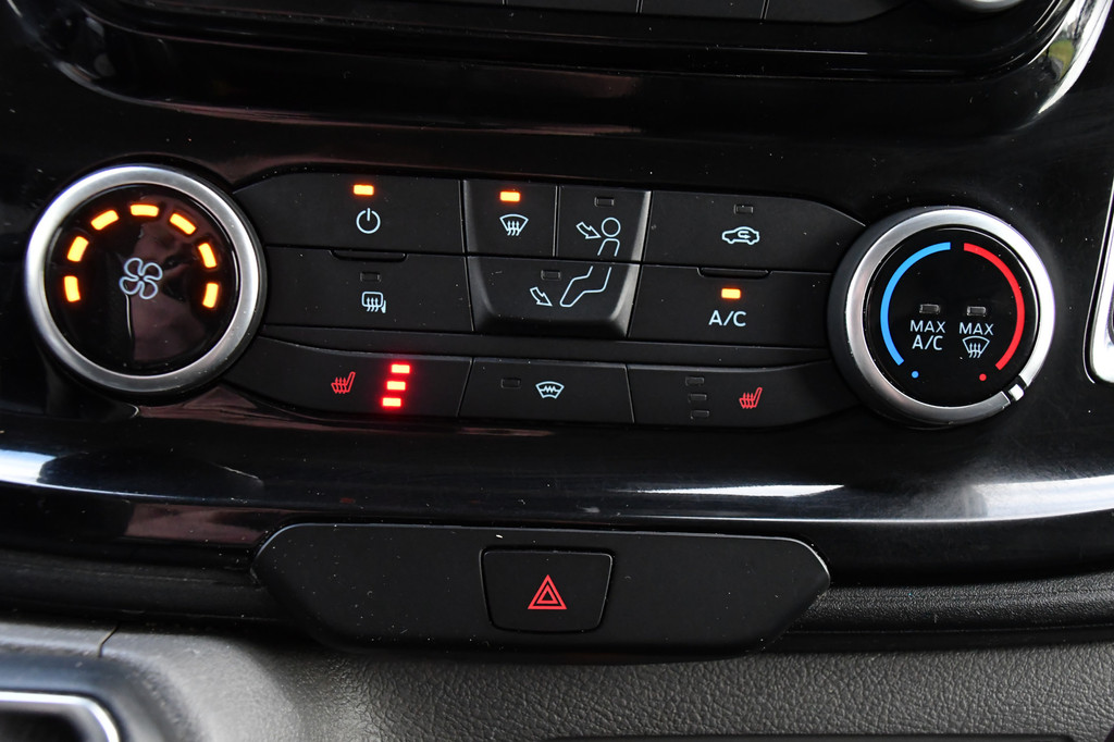 Ford Transit Custom 310 2.0 TDCI L2H1 Sport MARGE! Camera, Cruise, 170pk, Automaat, LED, Sensoren, Carpay, Trekhaak, Uniek! 21