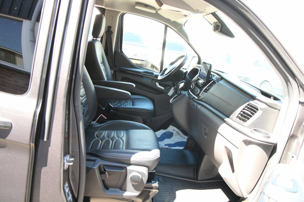 Ford Transit Custom 320 2.0 TDCI 130PK AUT L2H1 Platinum Edition DC / 5 pers / Trekhaak 4