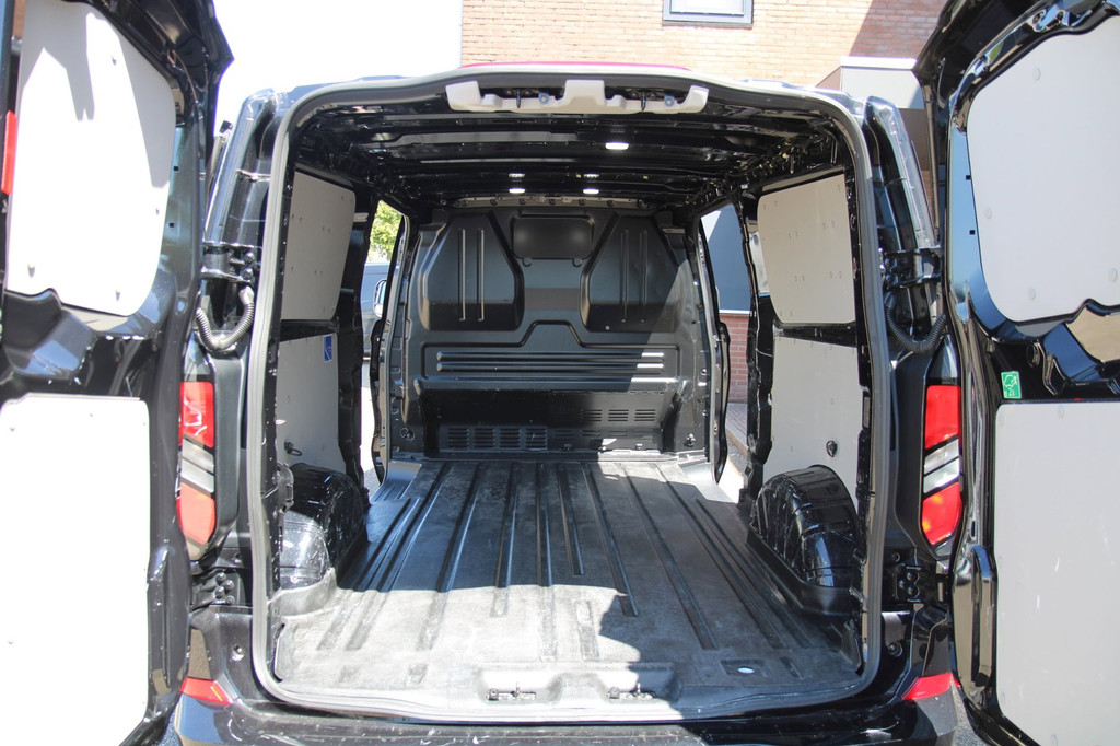 Ford Transit Custom 320 2.0 TDCI 170PK automaat L2H1 Limited / Trekhaak / App Connect / 8