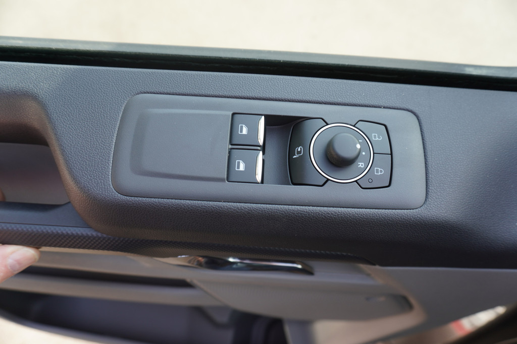 Ford Transit Custom 320 2.0 TDCI 170pk L2H1 Limited Schuifdeur L+R Automaat Nr. V126 | Airco | Adap. Cruise | Camera | Navi | Blis 11