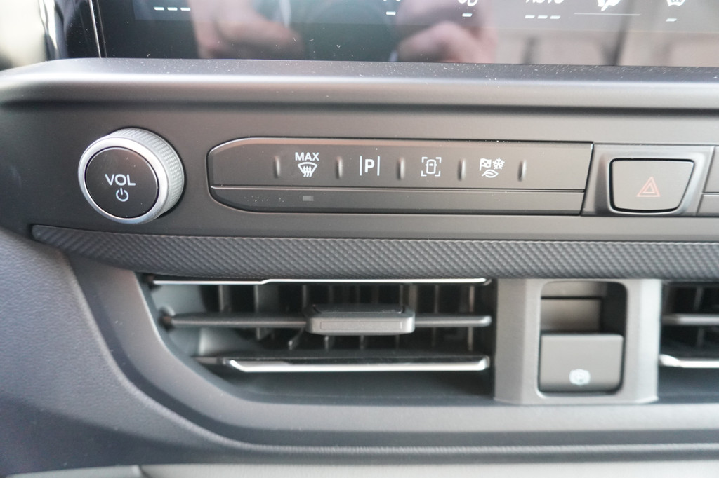 Ford Transit Custom 320 2.0 TDCI 170pk L2H1 Limited Schuifdeur L+R Automaat Nr. V126 | Airco | Adap. Cruise | Camera | Navi | Blis 17