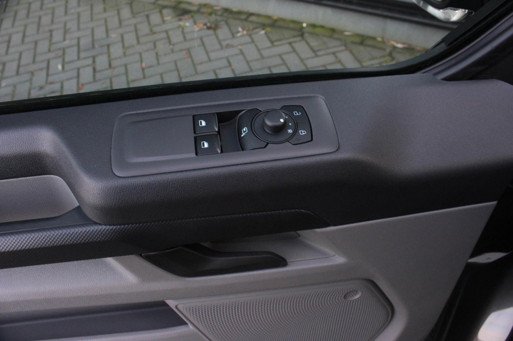 Ford Transit Custom 320 2.0 TDCI L2H1 AUTOMAAT 170PK JB- EDITION / FULL BLACK / APPLE CARPLAY / 3- ZITS / MY2024 / DIRECT RIJDEN 19