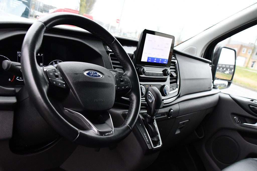Ford Transit Custom 320 2.0 TDCI L2H1 Black Platinum Edition Camera, Cruise, Carplay, Leder, Xenon, Automaat, Trekhaak, Stoelverwarming, 2 x Schuifdeur, Uniek! 2