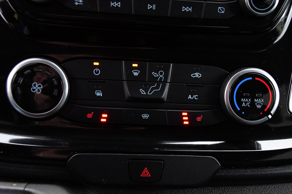 Ford Transit Custom 320 2.0 TDCI L2H1 Black Platinum Edition Camera, Cruise, Carplay, Leder, Xenon, Automaat, Trekhaak, Stoelverwarming, 2 x Schuifdeur, Uniek! 21