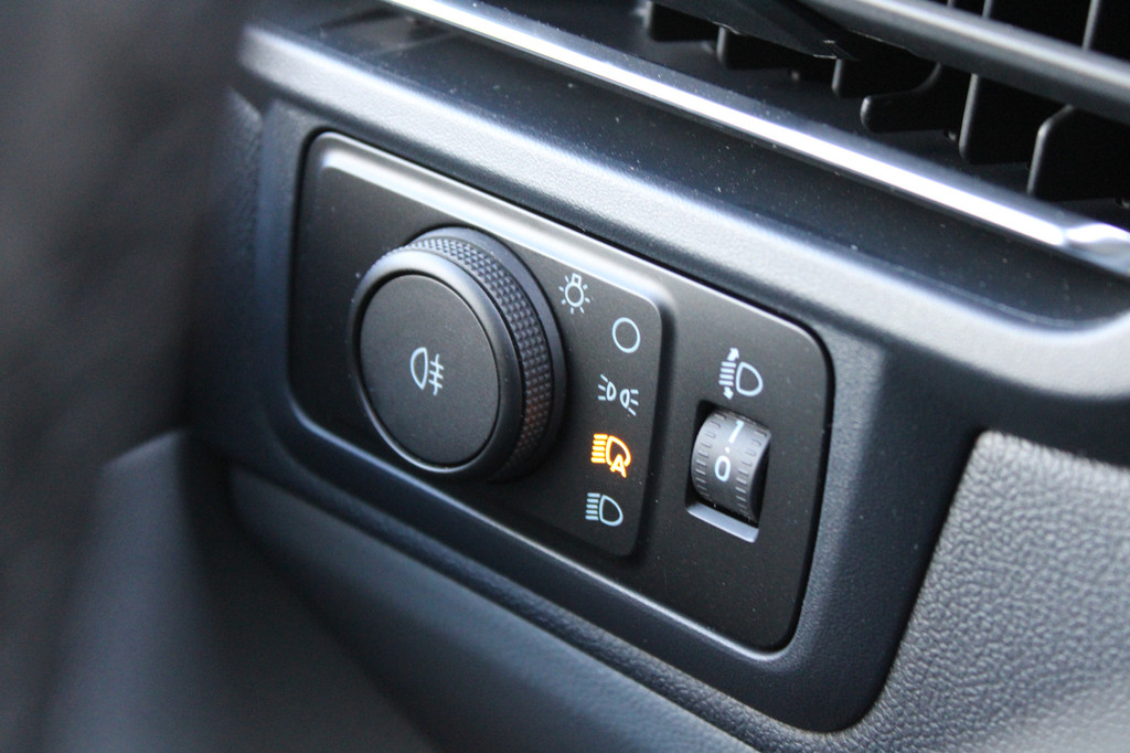 Ford Transit Custom 320 2.0 TDCI L2H1 Limited 150pk - 2x Schuifdeur - Adaptive Cruise - Verwarmd stuur - Blind spot - Navigatie - Camera - Draadloos laden - Rijklaar 20