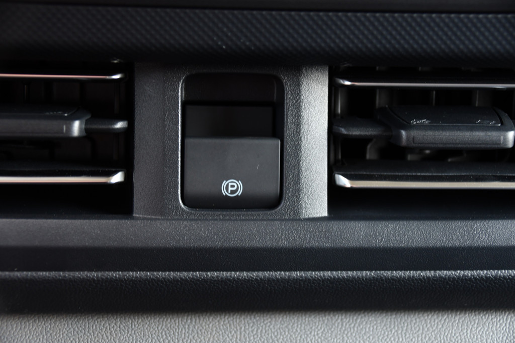 Ford Transit Custom 320 2.0 TDCI L2H1 Limited Adaptieve Cruise, Camera, Carplay, 170PK, Multimedia, Keyless, LED, Trekhaak, Uniek! 20