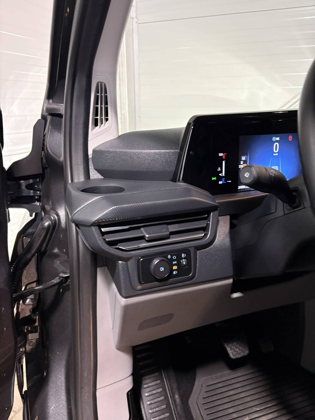 Ford Transit Custom 320 2.0 TDCI L2H1 Limited DC VVB493 Prijs zoals getoond 12